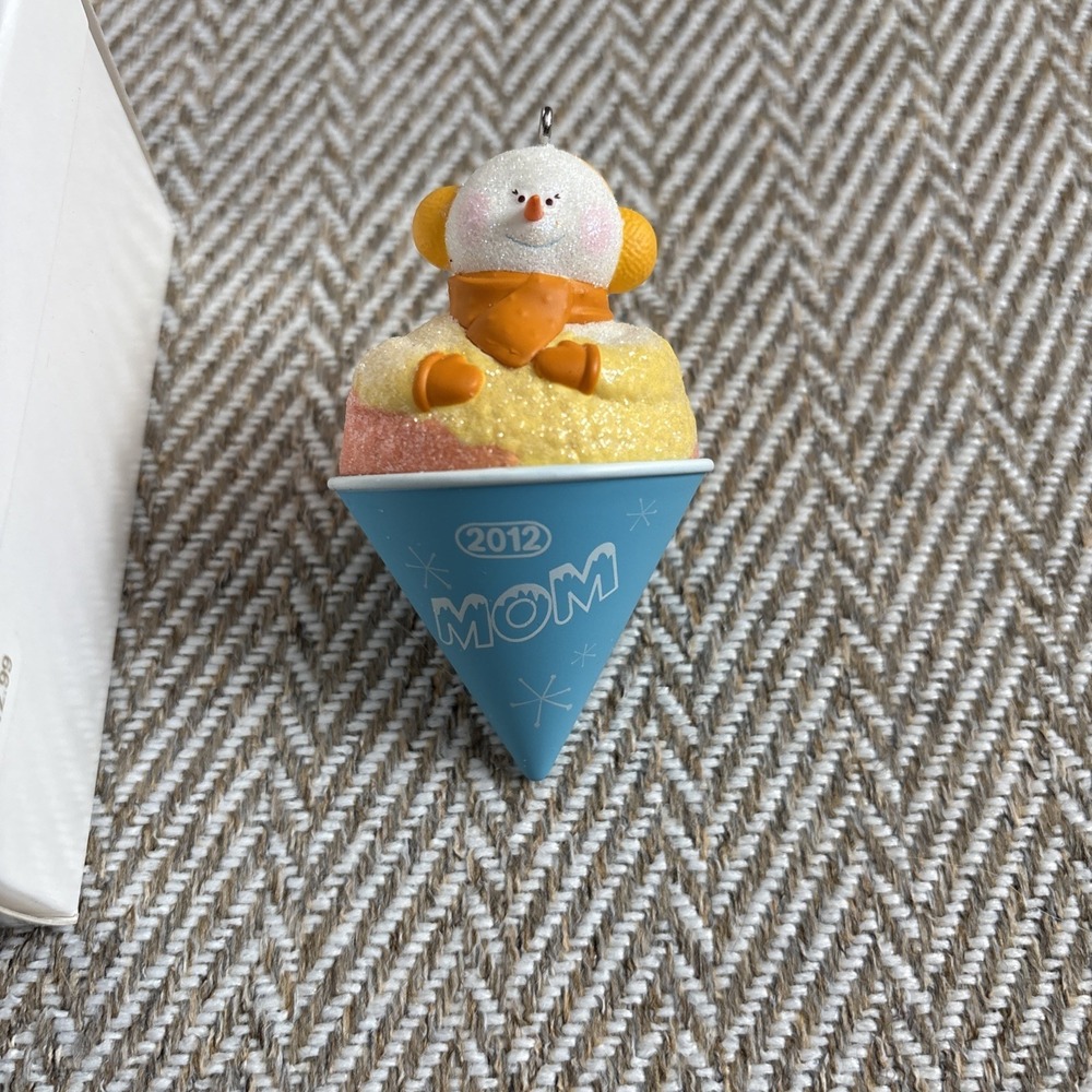 HALLMARK Keepsake "MOM" Snow Cone Ornament 2012 - Picture 2 of 5